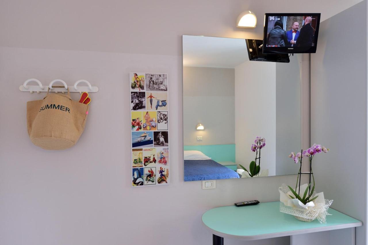 Hotel Oltremar B&B 카톨리카 외부 사진