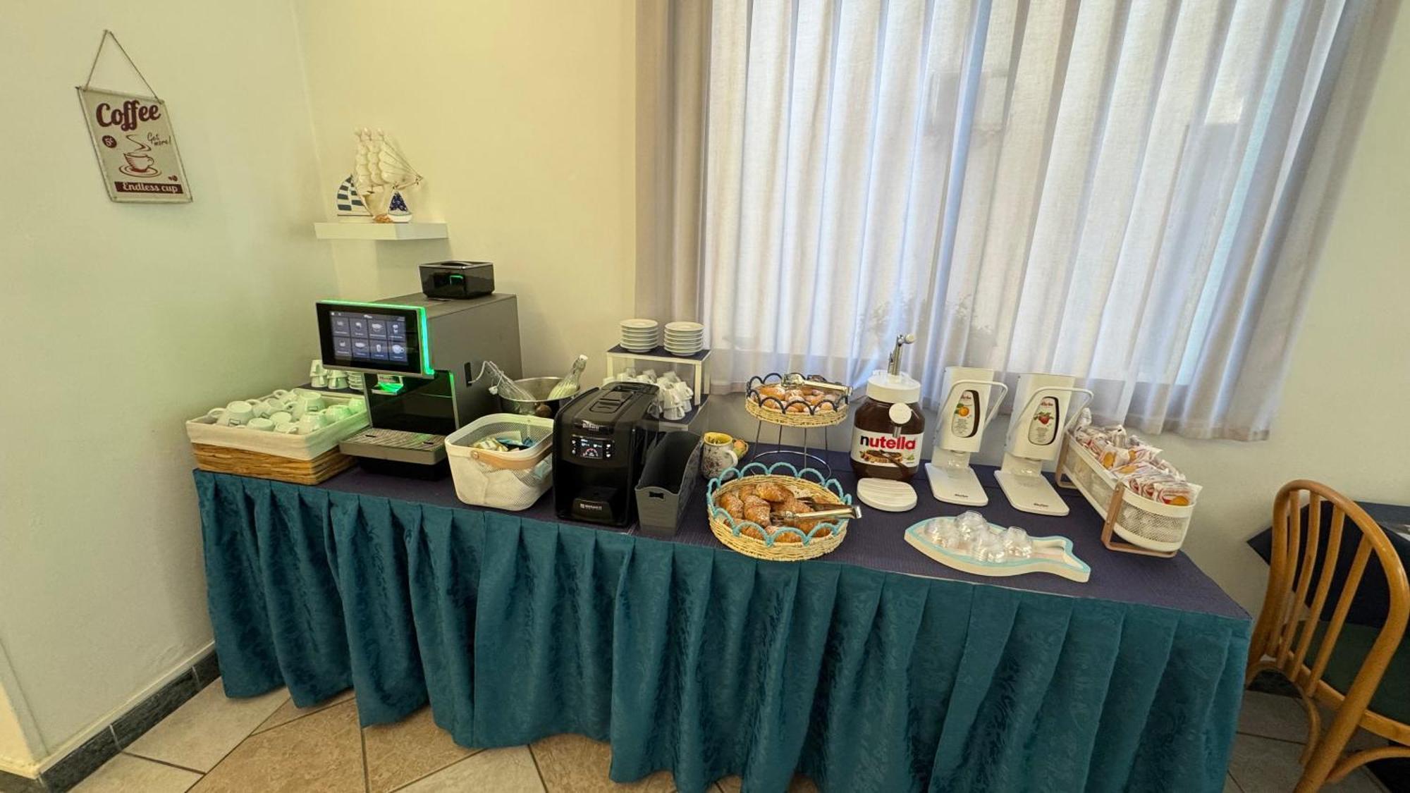 Hotel Oltremar B&B 카톨리카 외부 사진